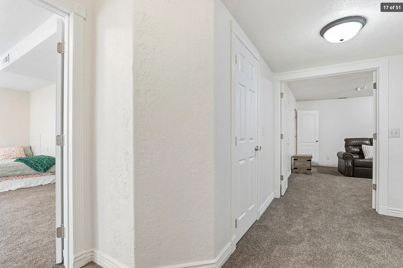 1403 S 600 W - Photo 7 of 48