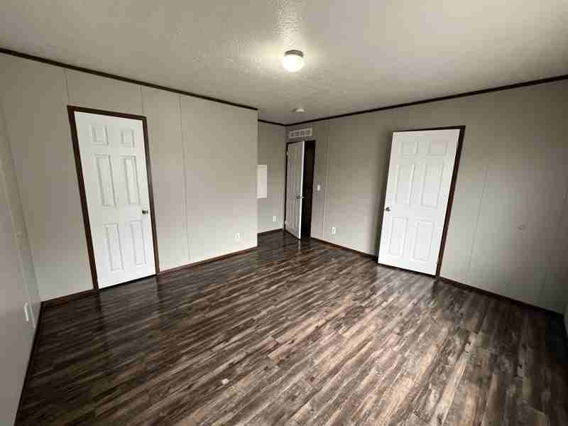 115 Plum St - Photo 3 of 10