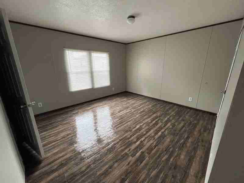 115 Plum St - Photo 4 of 10