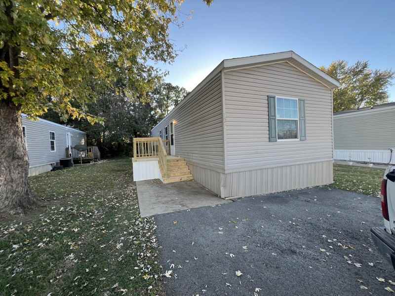 177 Peach St - Photo 2 of 11