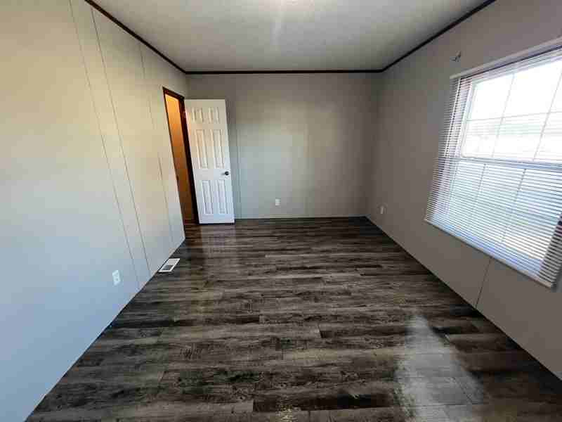 177 Peach St - Photo 4 of 11