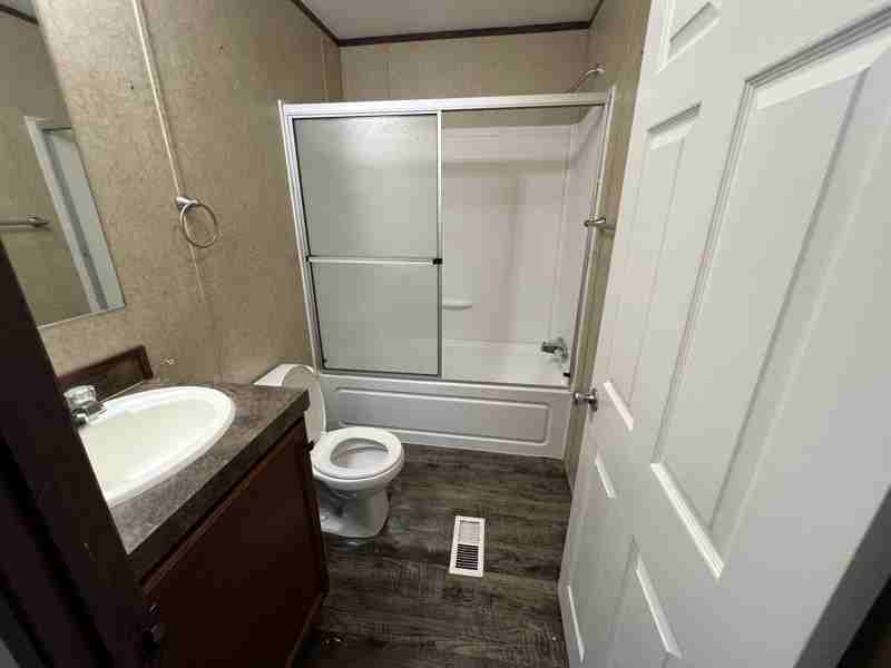 177 Peach St - Photo 5 of 11
