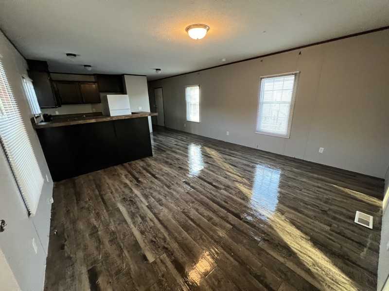 177 Peach St - Photo 6 of 11