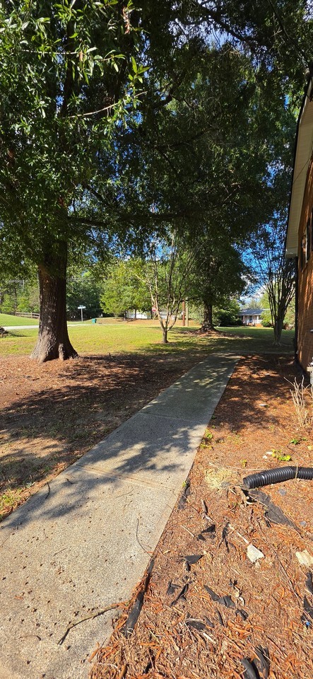 1010 Lewisville Clemmons Rd - Photo 2 of 17