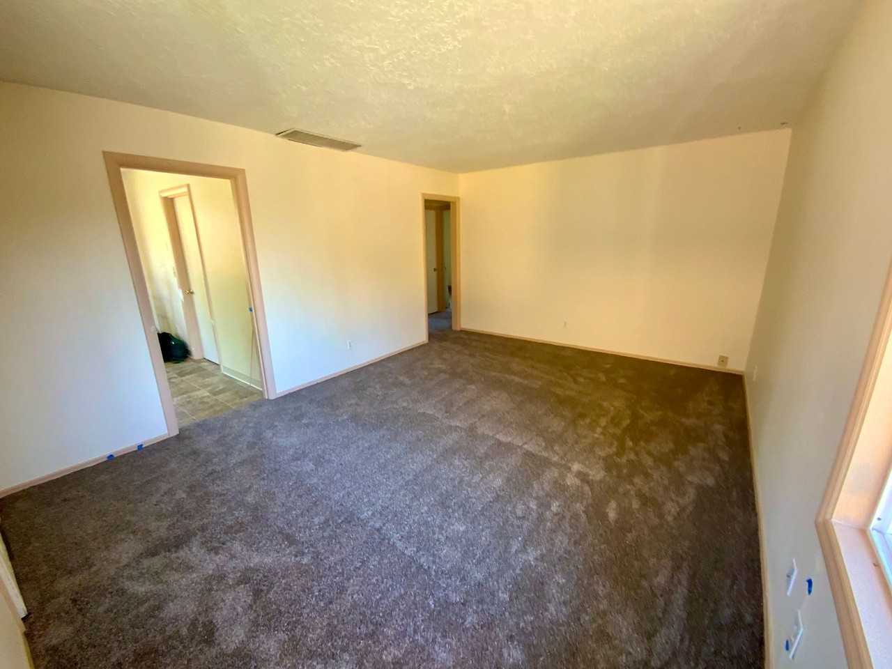 9223 Se Mitchell St - Photo 3 of 6