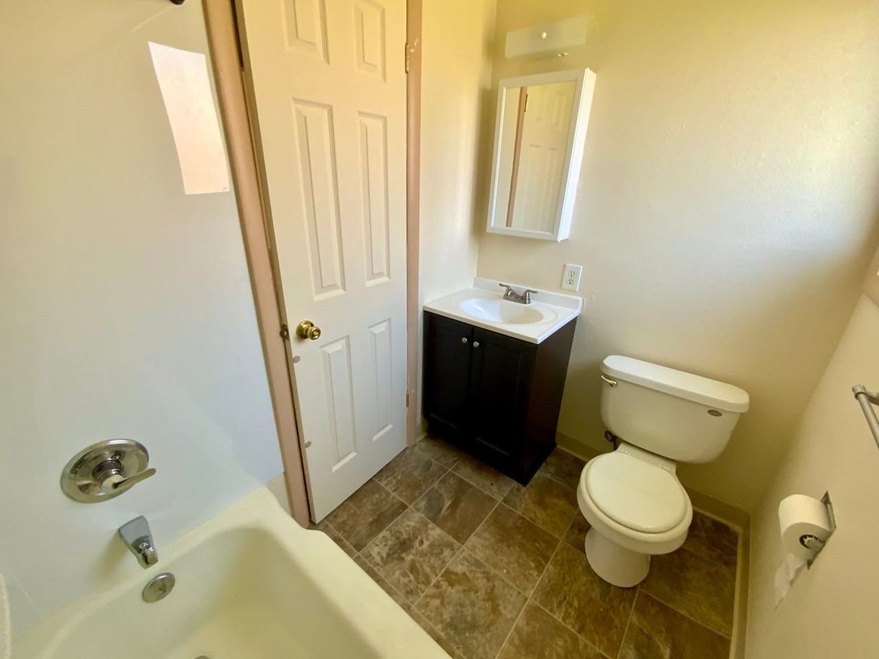 9223 Se Mitchell St - Photo 6 of 6