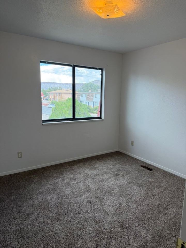 459 Topaz Dr #A - Photo 6 of 12