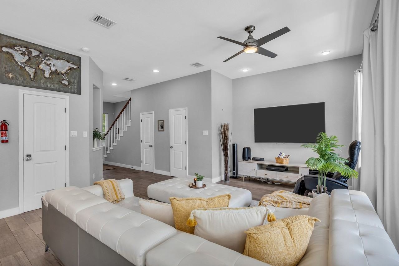 10747 Dulcimer St - Photo 4 of 50