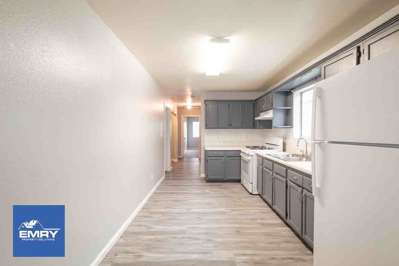 106010 S Wilmington Ave - Photo 4 of 20