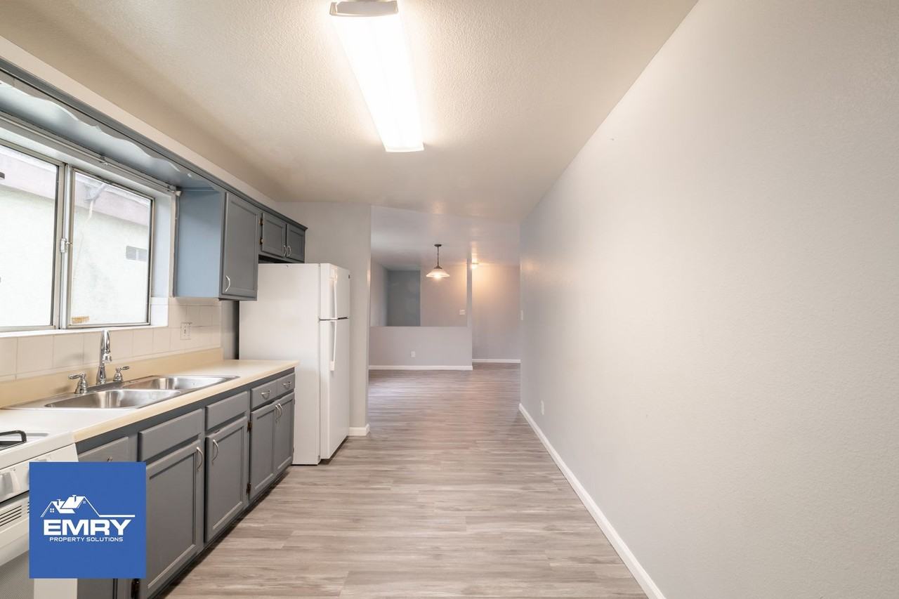 106010 S Wilmington Ave - Photo 5 of 20