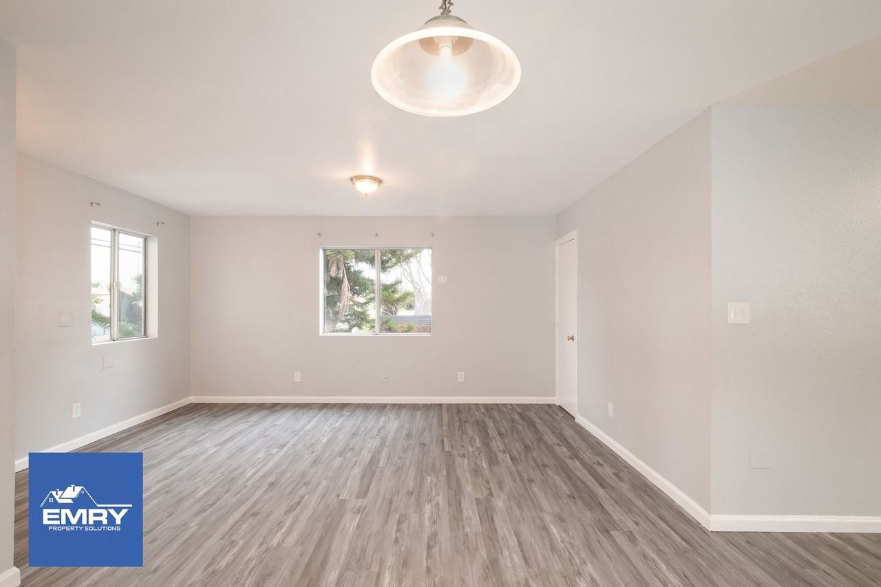 106010 S Wilmington Ave - Photo 6 of 20