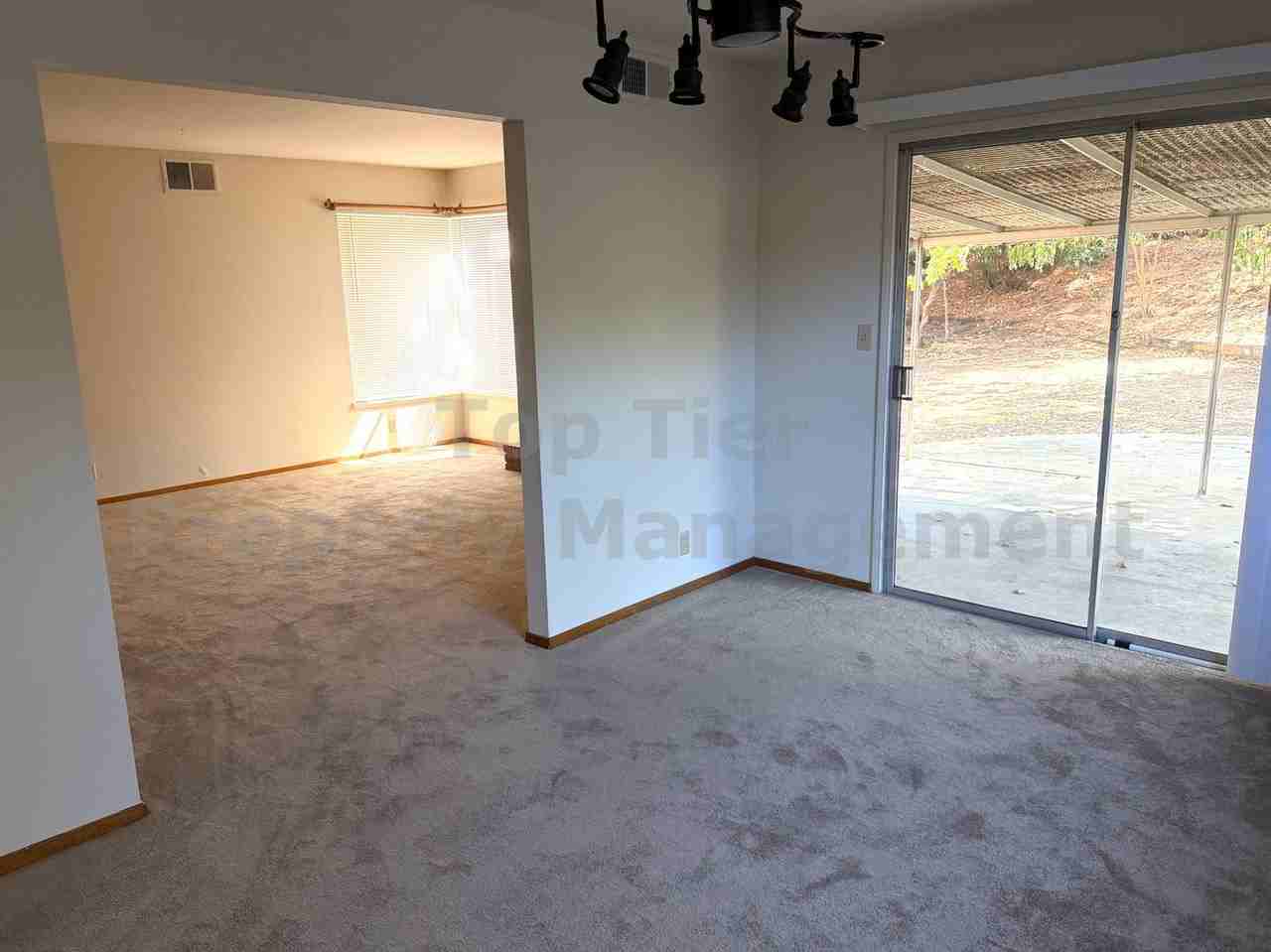 2827 San Carlos Dr - Photo 5 of 14