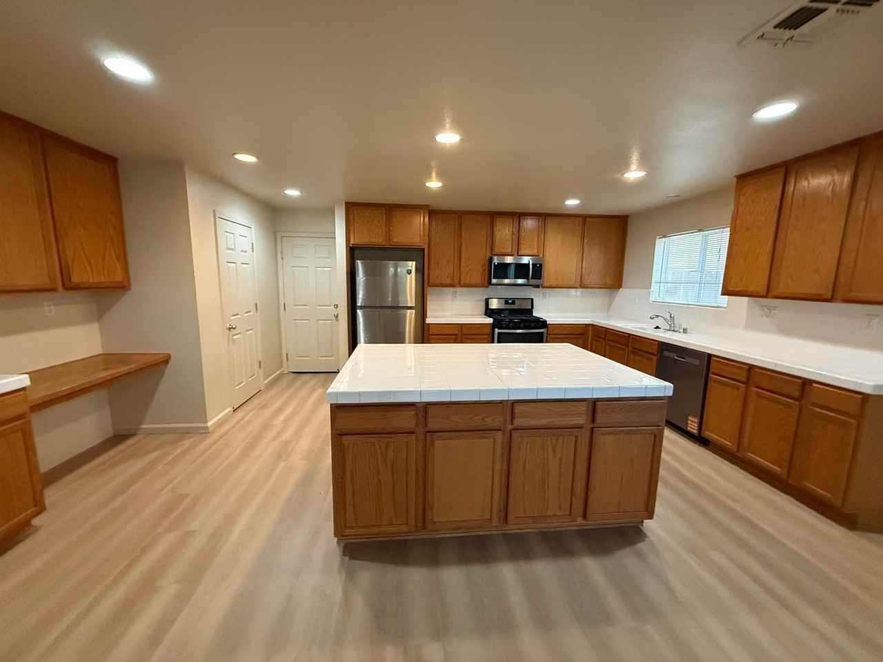 2424 Sandpiper Ln - Photo 7 of 17