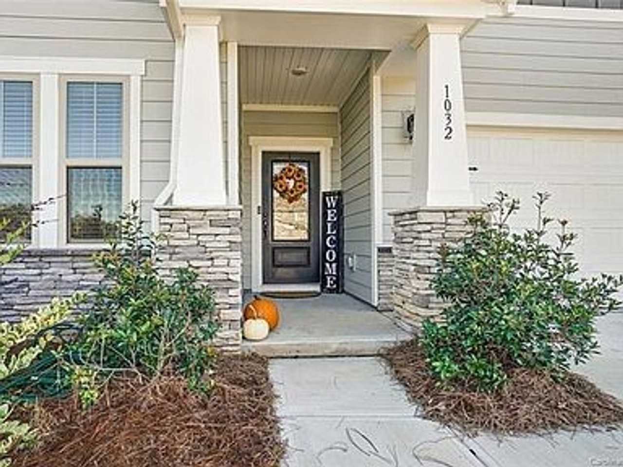 1032 Ellington Downs Way - Photo 3 of 40