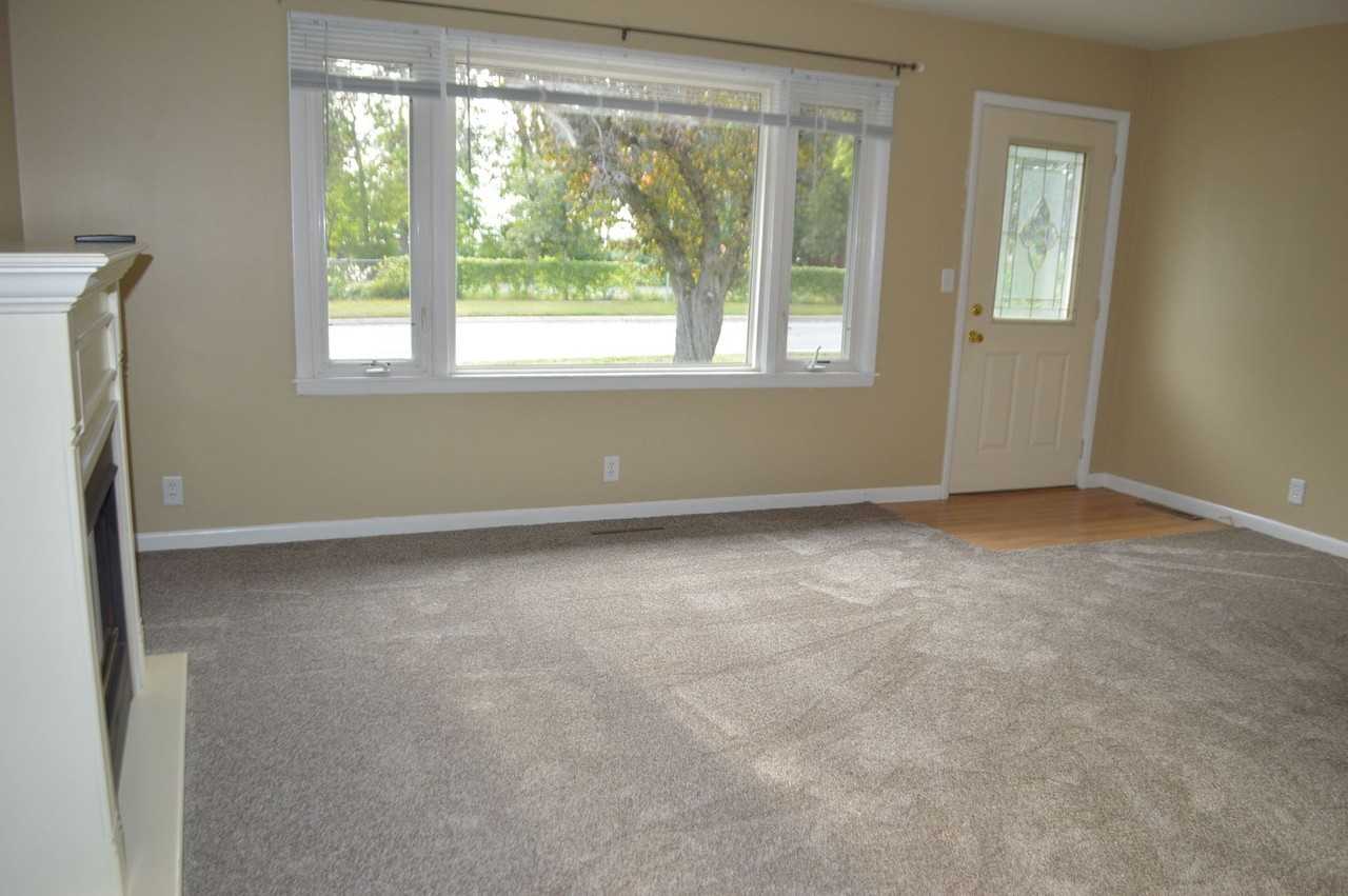 1110 S Shore Dr - Photo 3 of 21
