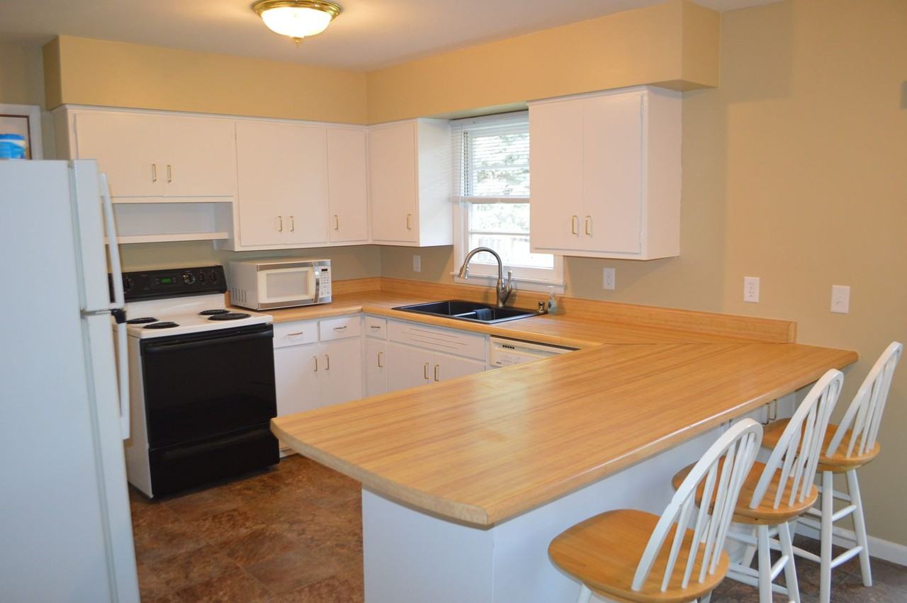 1110 S Shore Dr - Photo 4 of 21
