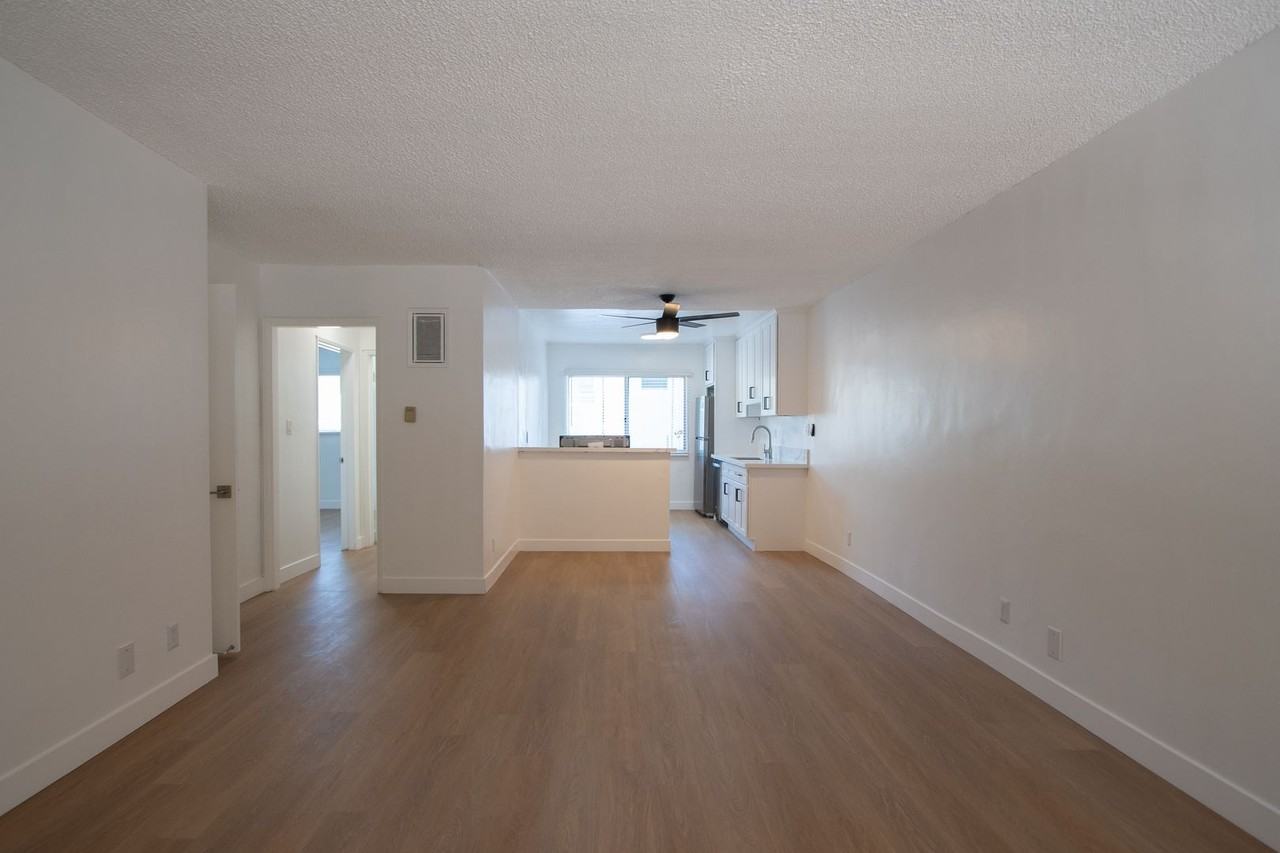 11255 C - Photo 5 of 39