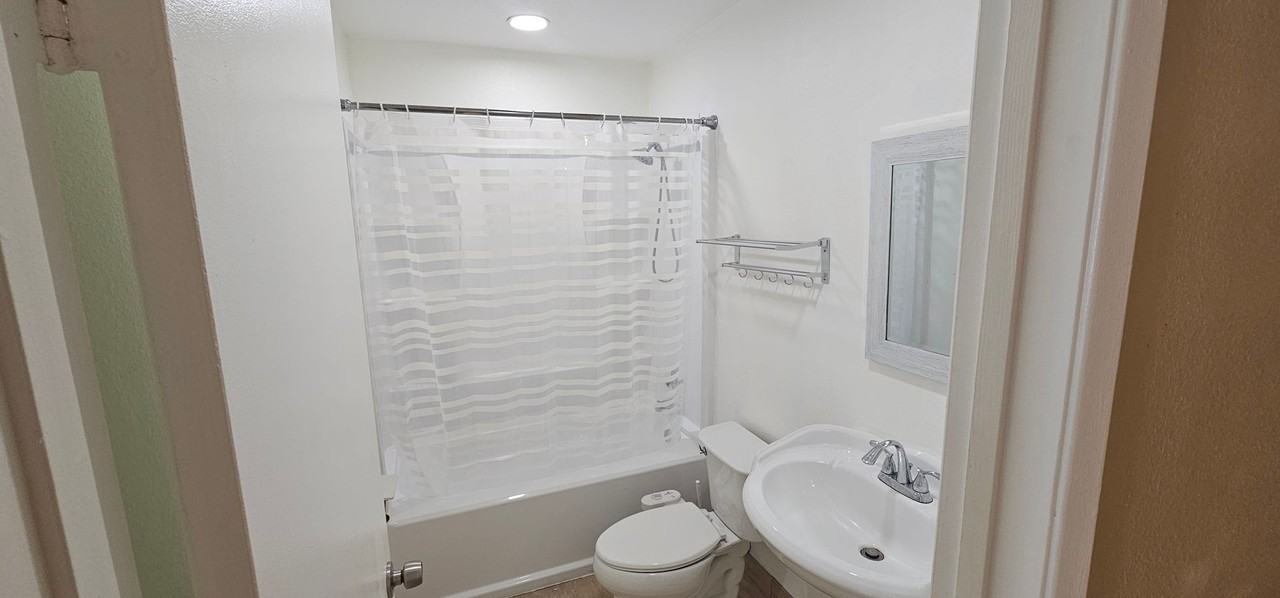 1357 Greenfield Dr - Photo 3 of 13