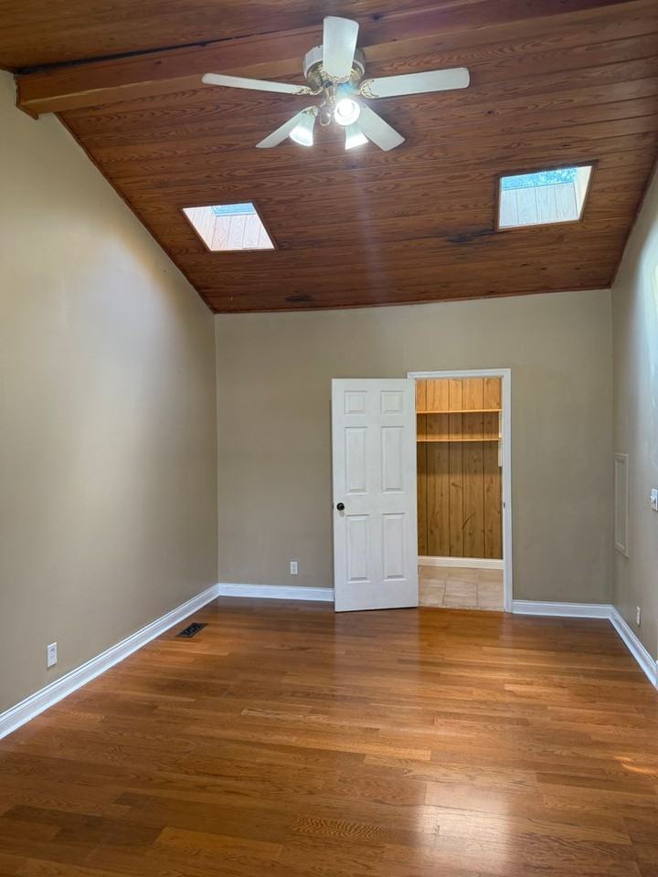 4134 E Freedom Cir - Photo 5 of 24