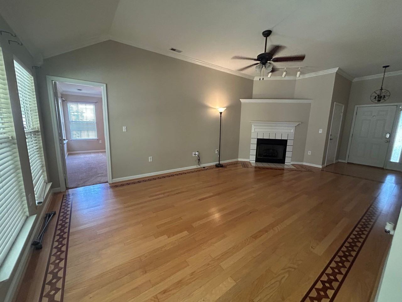 5988 Vinemont Dr Nw - Photo 3 of 32