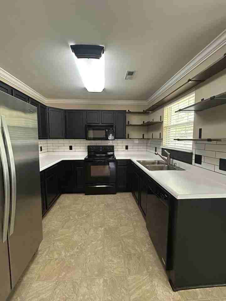5988 Vinemont Dr Nw - Photo 7 of 32