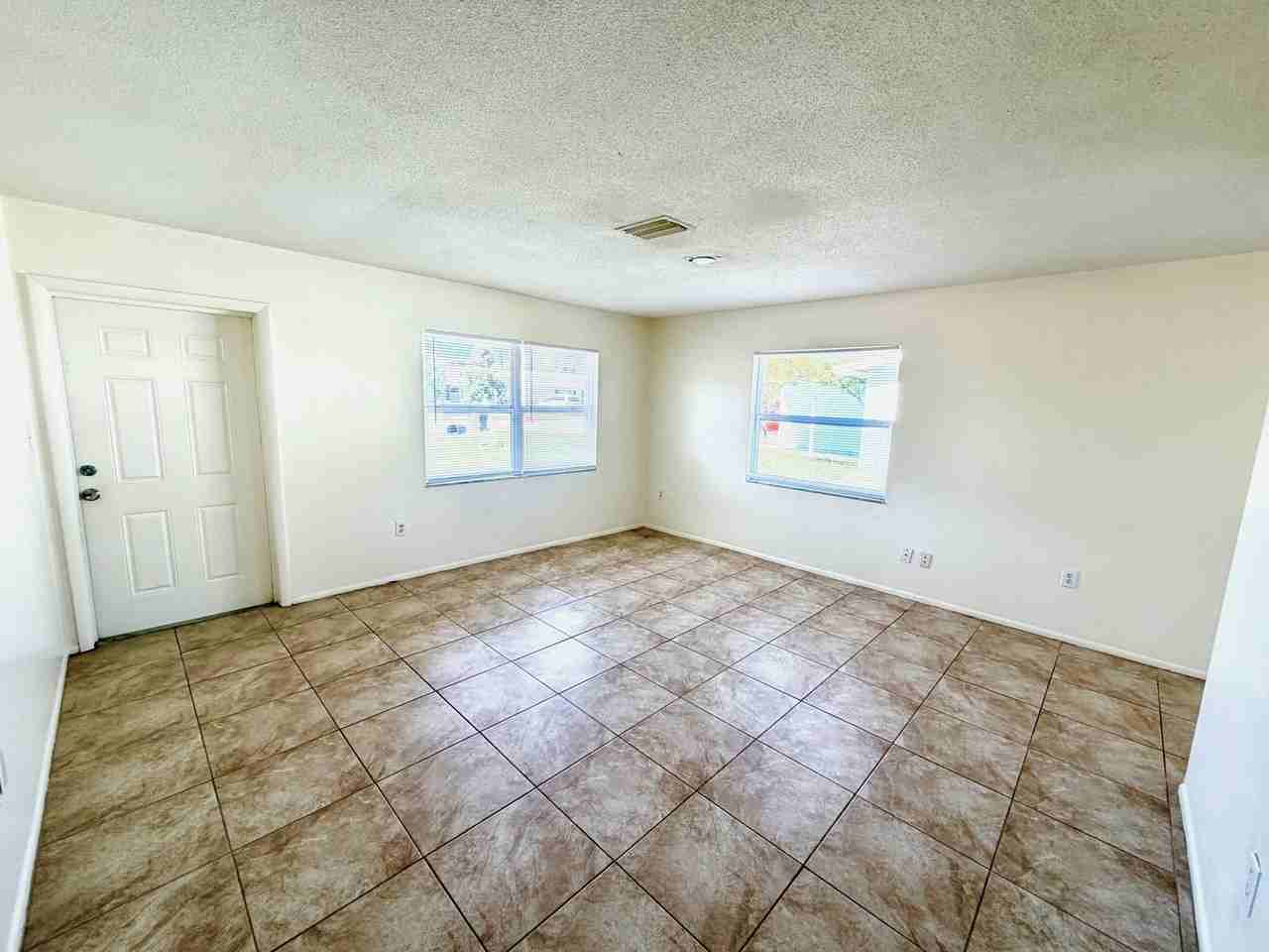 8126 43rd Ave W - Photo 6 of 15