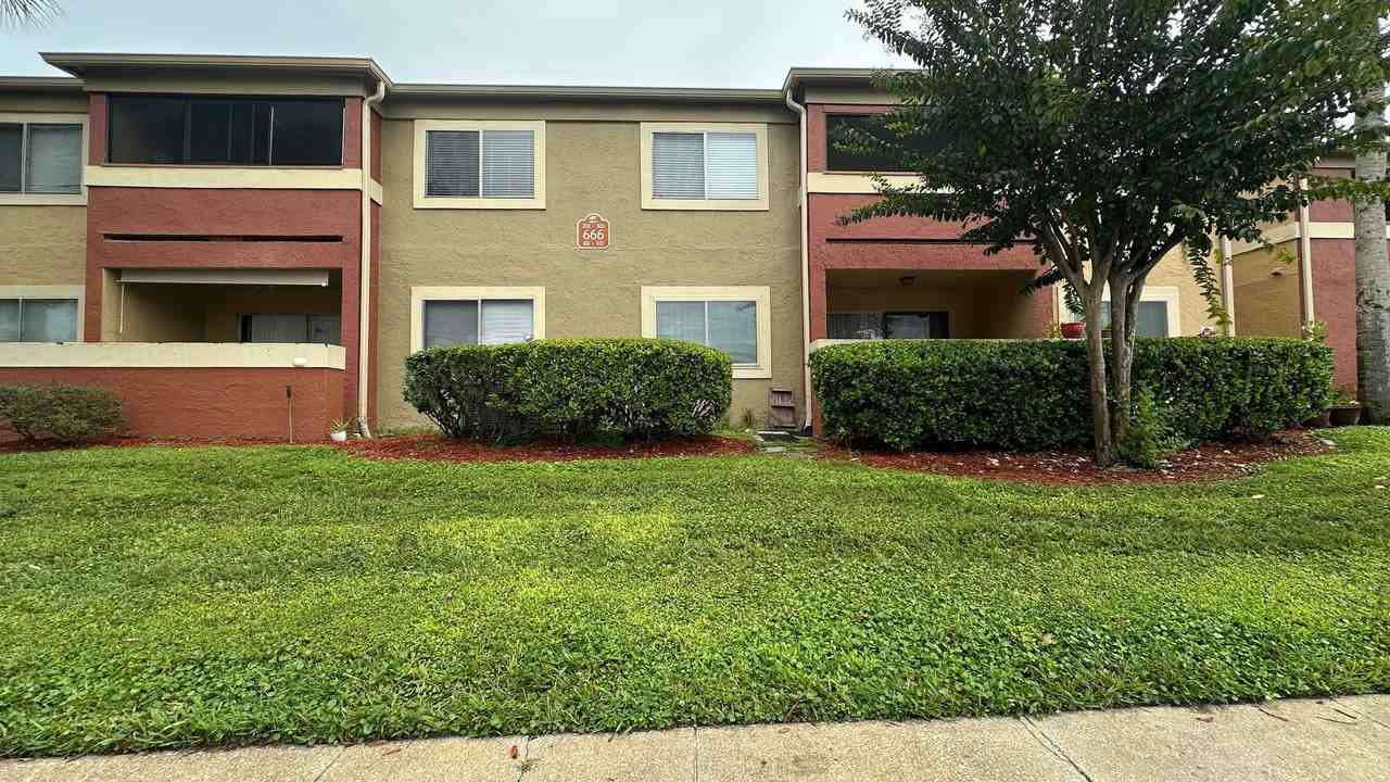 666 Kenwick Cir #203