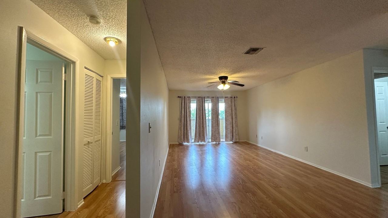 666 Kenwick Cir #203 - Photo 3 of 28