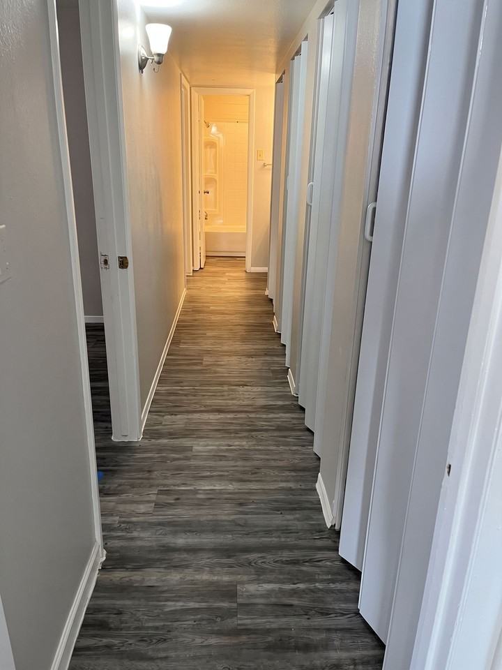 W 9th Place - Photo 2 of 4