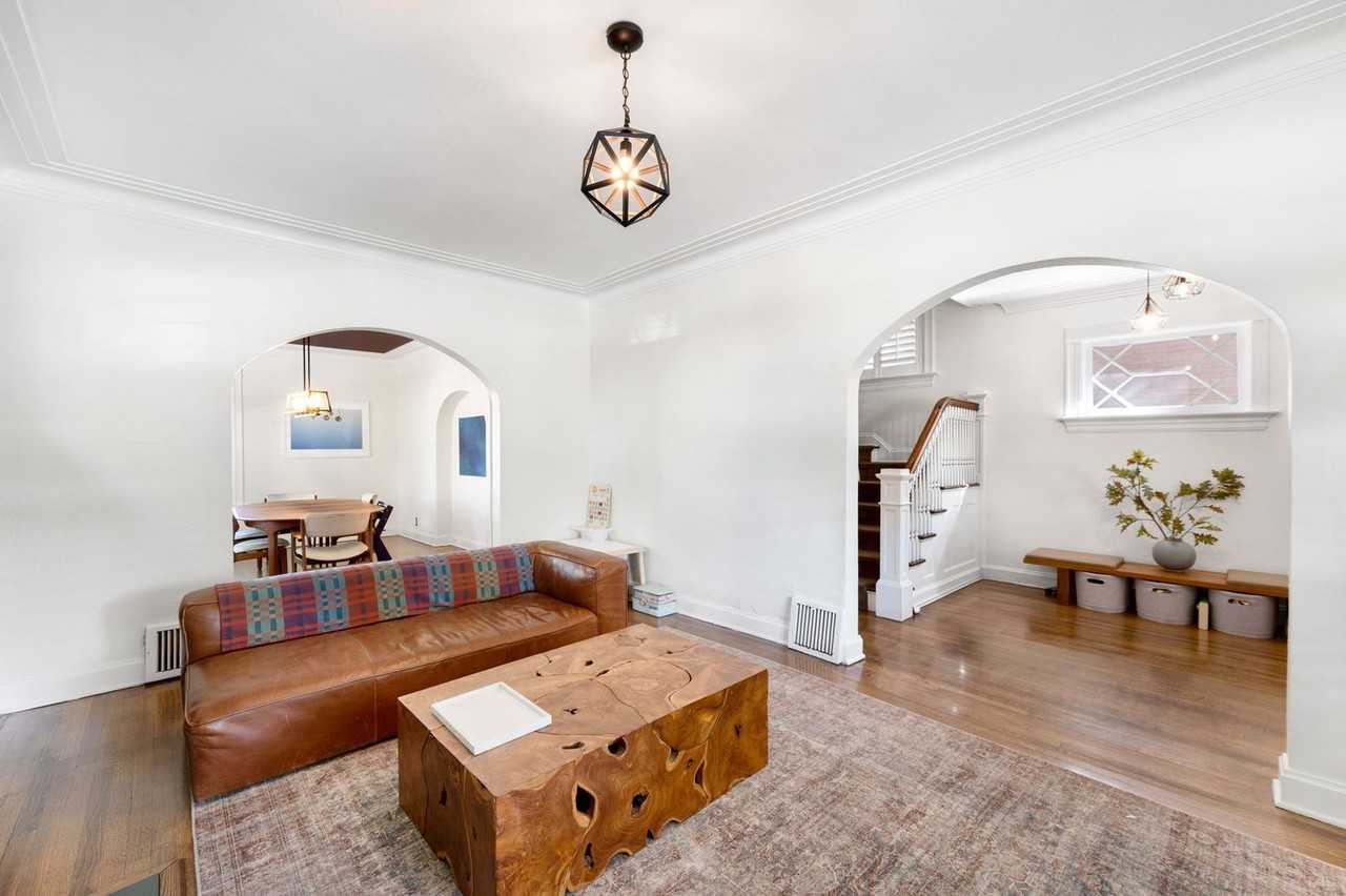 1376 Madison St - Photo 4 of 32