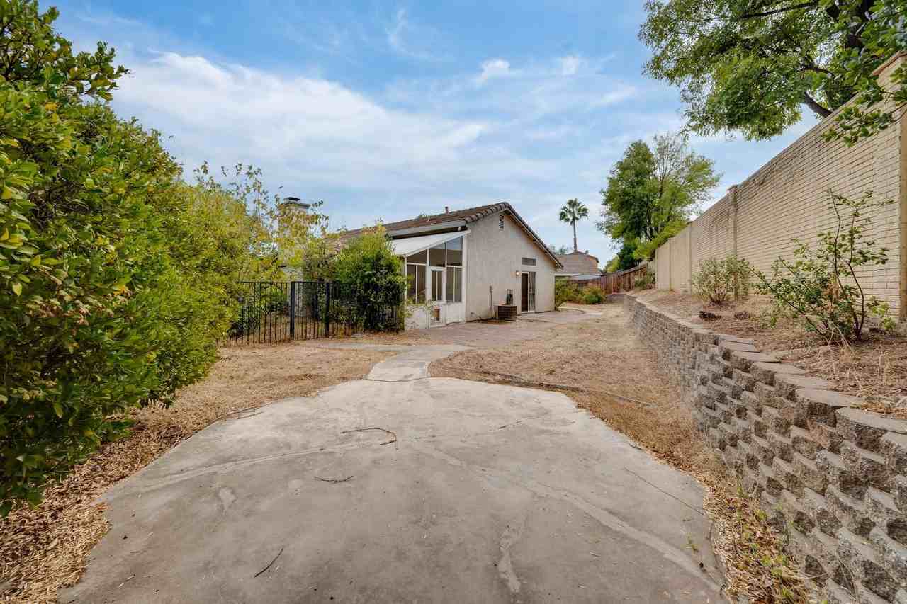 6115 Brahms Ct - Photo 5 of 40