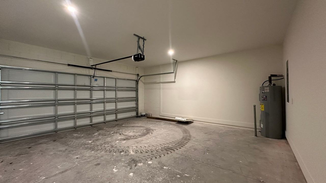 294 Ne Triplet Dr - Photo 6 of 32