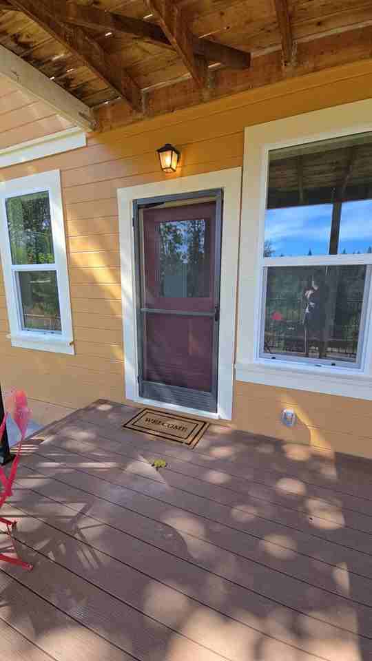 327 Drummond St - Photo 2 of 28
