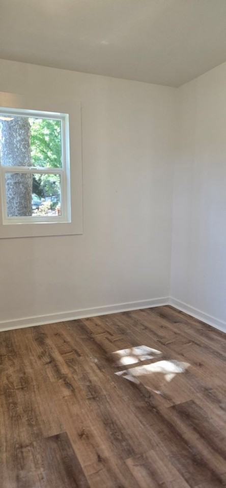 327 Drummond St - Photo 6 of 28