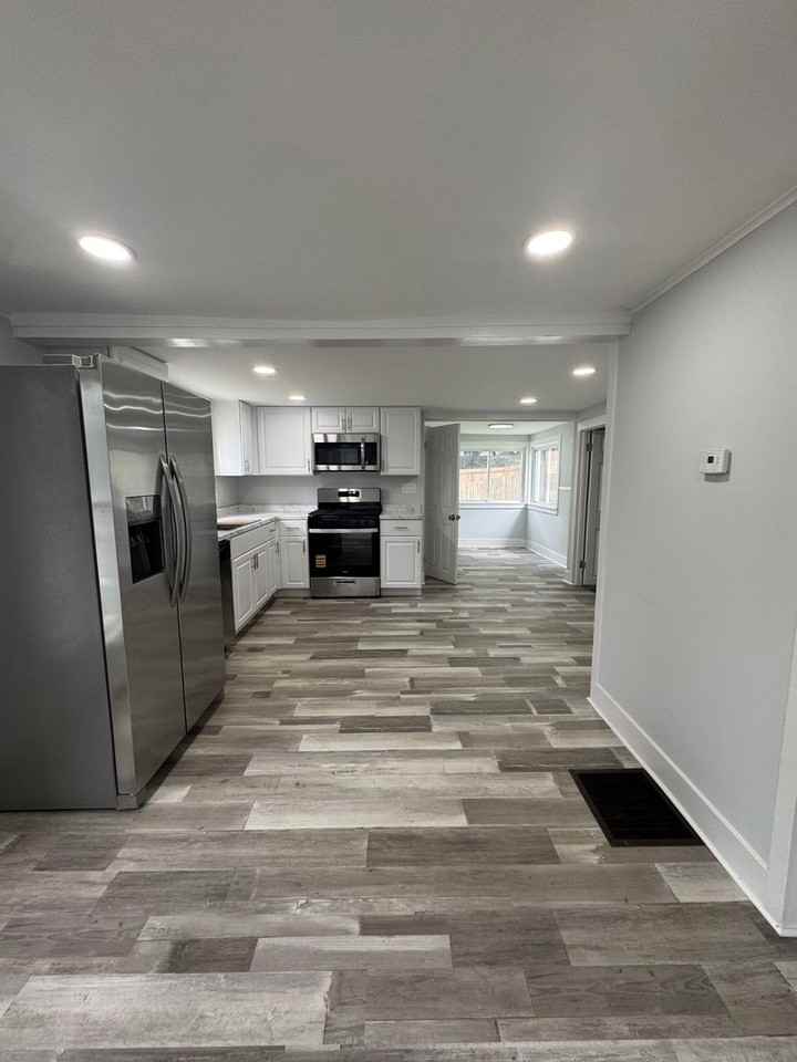 42 Bridge St - Photo 7 of 19