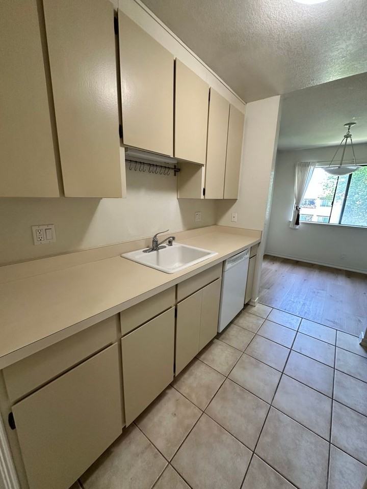 765 San Antonio Rd - Photo 4 of 20