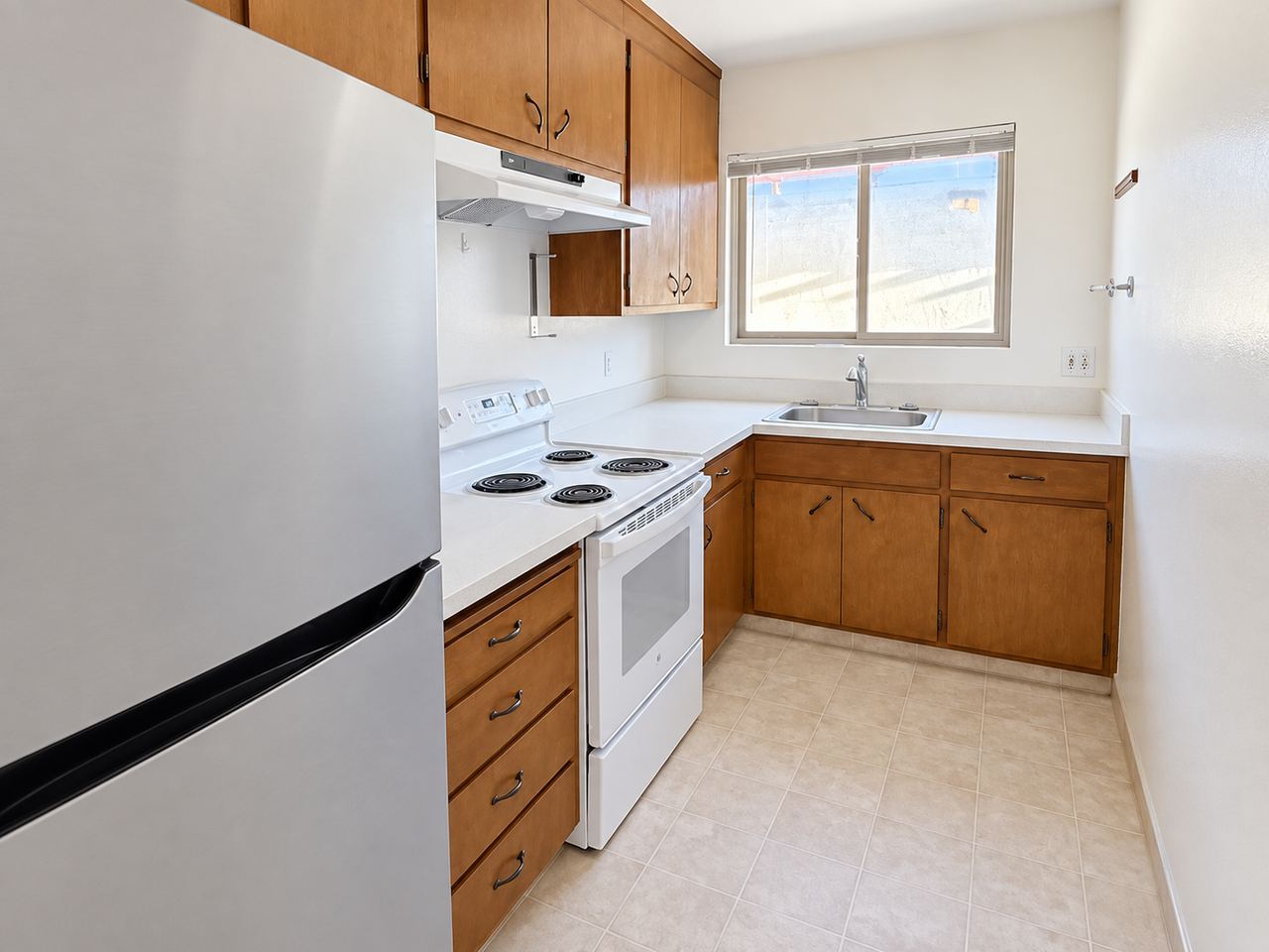 728 Adams St - Photo 3 of 13