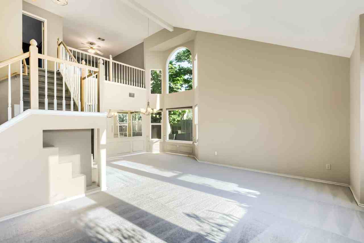 17204 Village Glen Rd - Photo 3 of 18