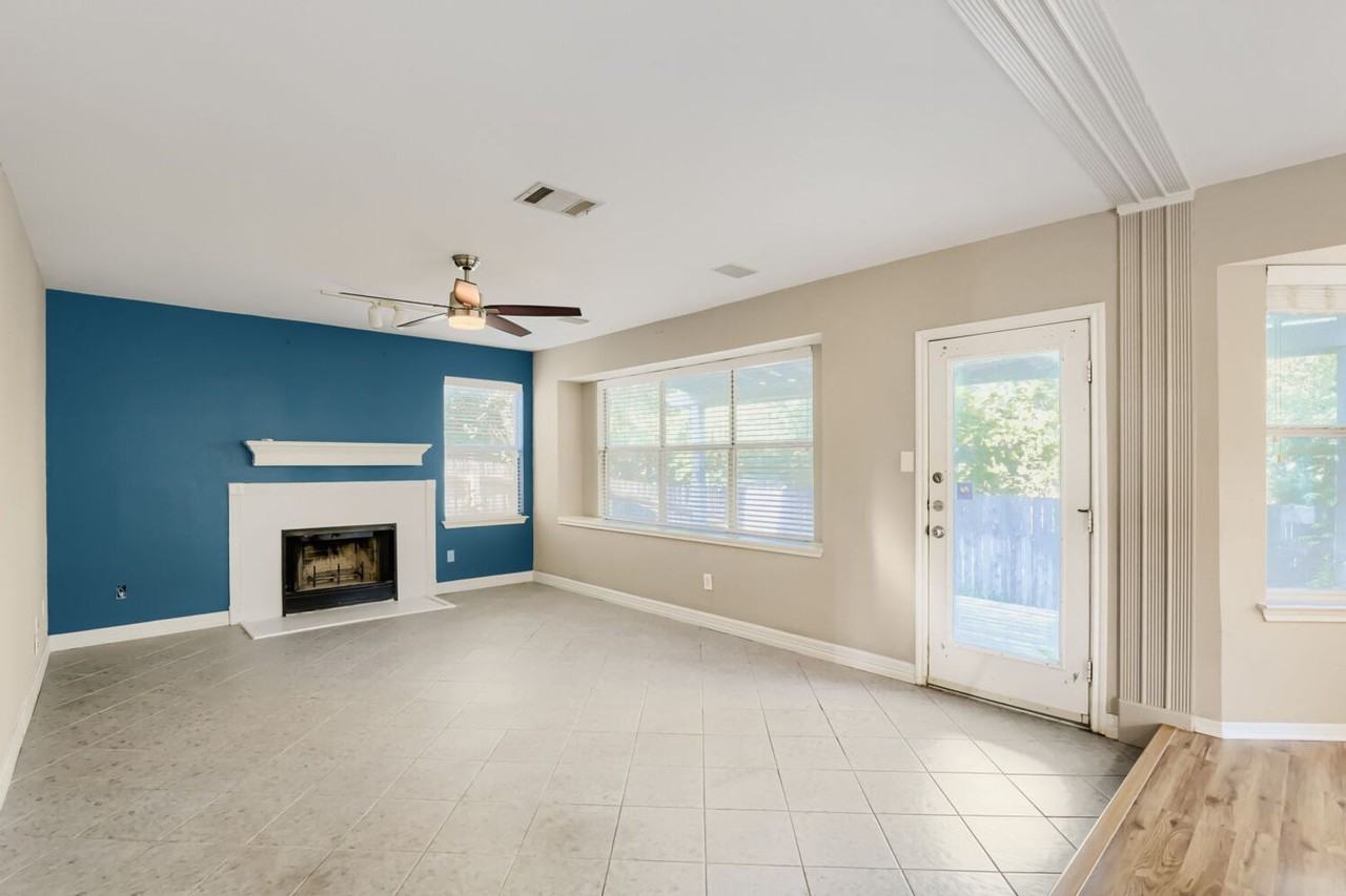 17204 Village Glen Rd - Photo 6 of 18