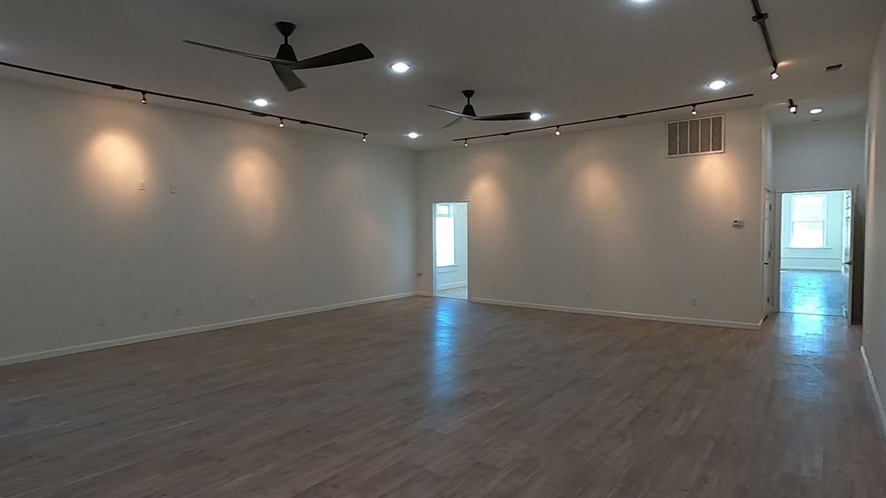 1439 Huntoon St - Photo 2 of 27
