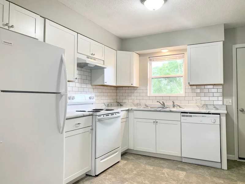 115 Rader St #1 - Photo 4 of 10