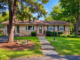 featured image of 327 W Poplar St