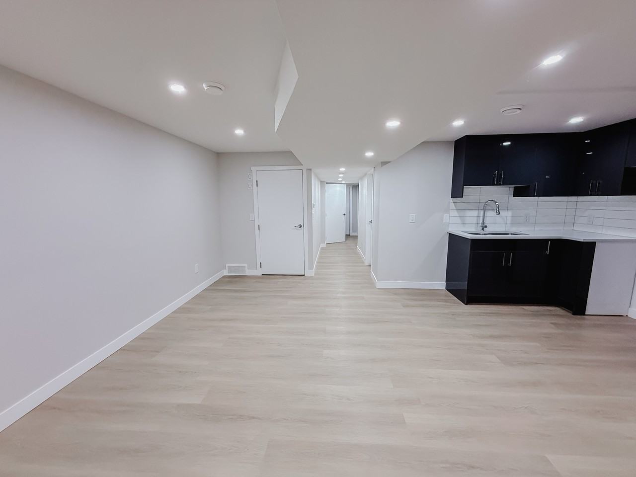 612 56 Ave Sw - Photo 4 of 16