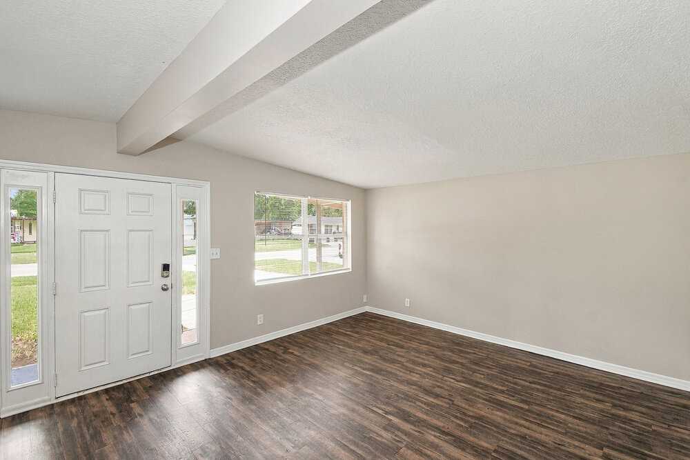 3018 Carrevero Dr W - Photo 3 of 16