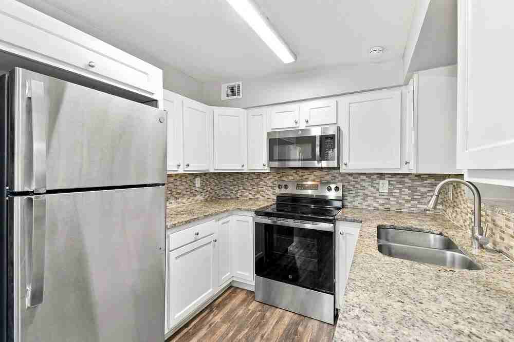 3018 Carrevero Dr W - Photo 7 of 16