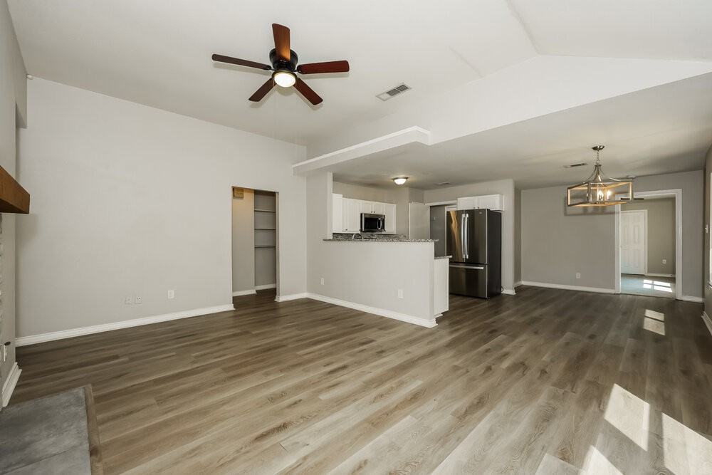 522 Chancellorsville Dr - Photo 4 of 16