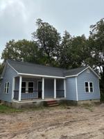 featured image of 2114 Airline Dr