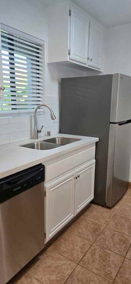 580 Nebraska Ave #3 - Photo 5 of 12