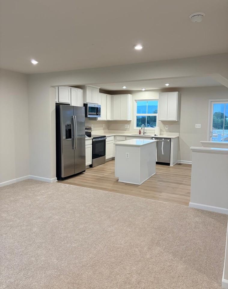 761 Hisey Ave - Photo 2 of 5