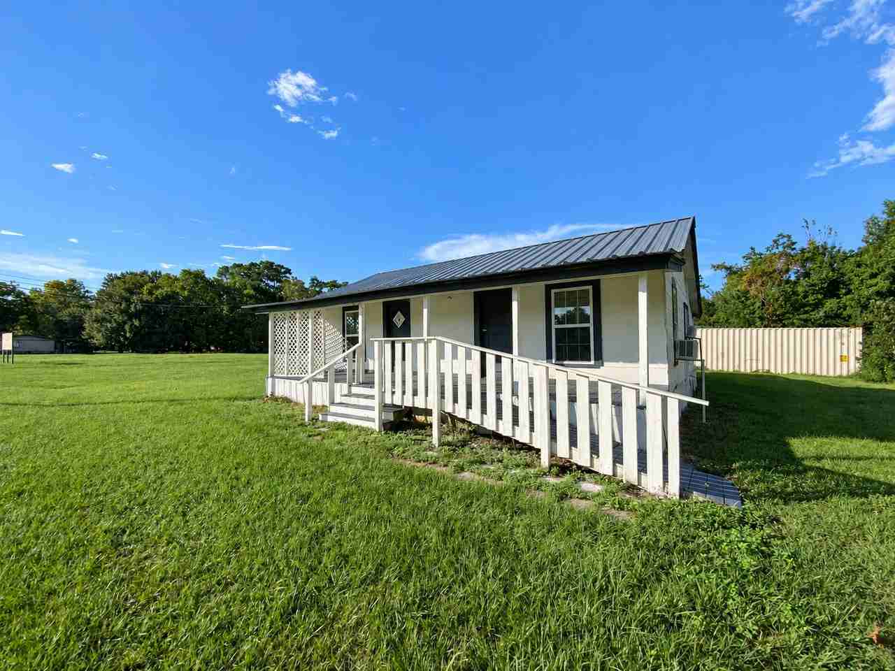 114 Melton St - Photo 2 of 14